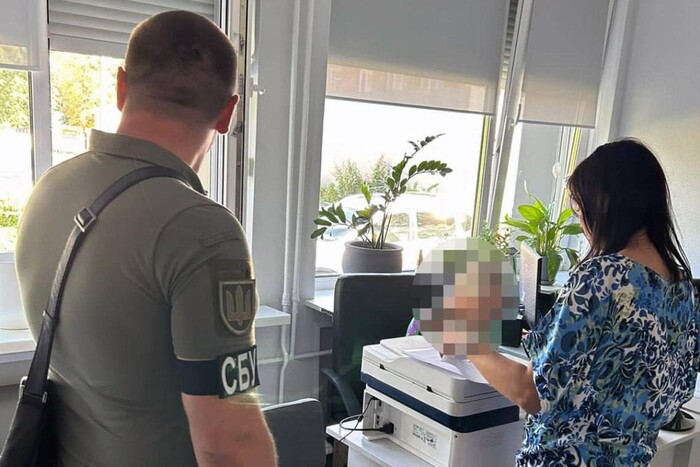 Посадовиця Дніпровської РДА, яка закупила овочерізок на 300 тис. грн, отримала підозру