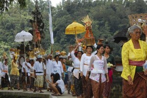 На Балі ввели дивне правило для туристів, які хочуть піти у гори