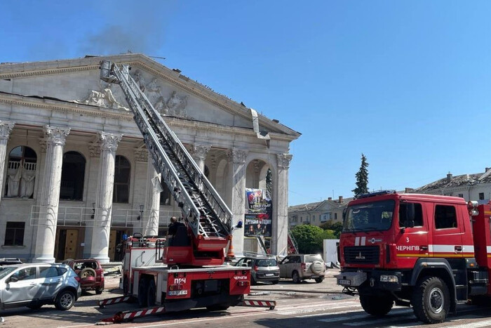 «Боягузтво і цинізм Росії»: Франція засудила ракетну атаку по Чернігову