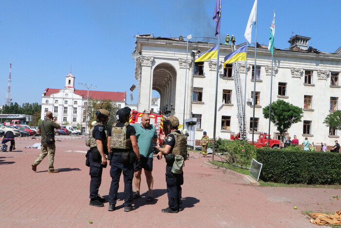 Ракетний удар по Чернігову: поліція уточнила кількість поранених