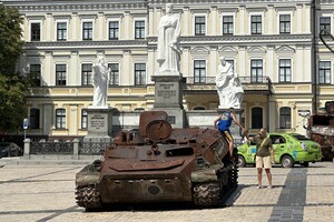 Сожженная вражеская техника в центре Киева – это еще не Победа в войне