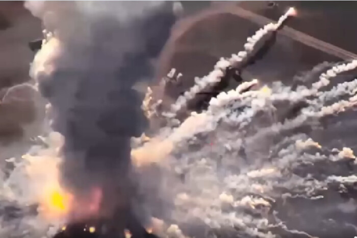 Болючий удар по системі ППО окупантів: розвідка прокоментувала вибухи у Криму (відео)