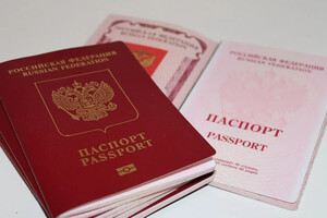 Скільки росіян отримали візи на в'їзд до України: МЗС назвало цифру
