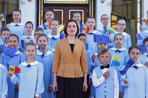 Президентка Молдови привітала українців зі святом: зворушливе відео