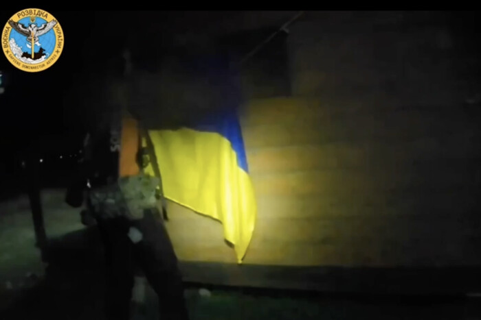 У Криму замайорів український прапор: ексклюзивні кадри спецоперації ГУР (відео)