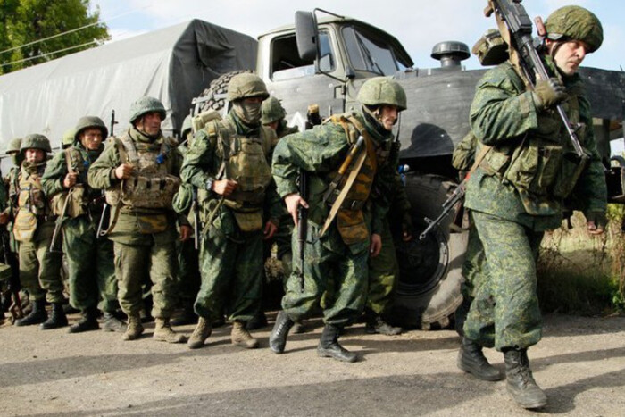 Российские военные перебрасывают резервы на Запорожское направление