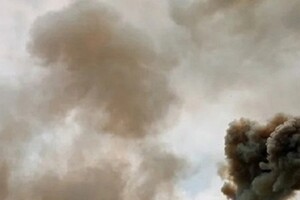 У Маріуполі гучні вибухи, окупанти підняли авіацію (відео)