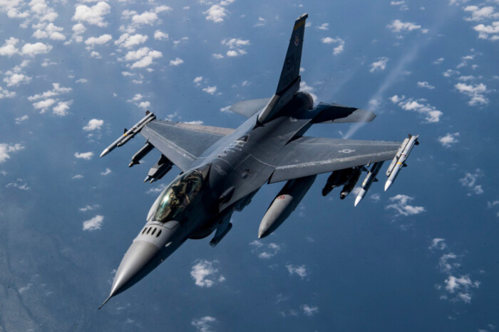 Резников указал, когда в Украине могут появиться первые истребители F-16