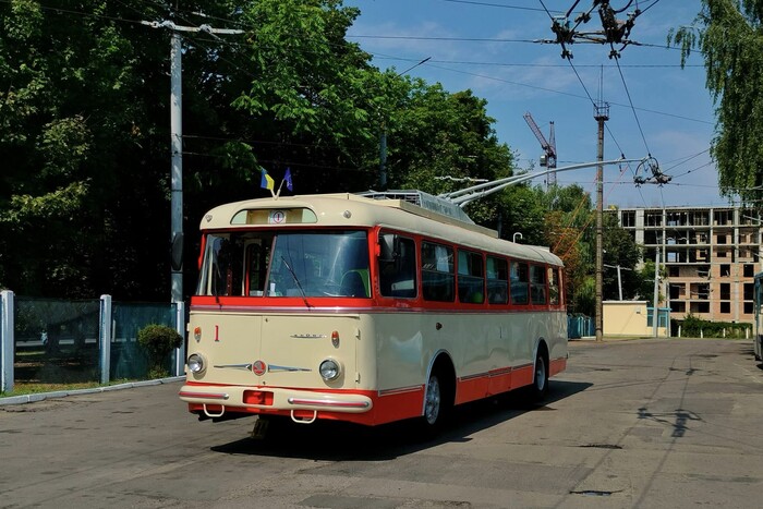У Рівному відновлено найстаріший тролейбус України (фото)
