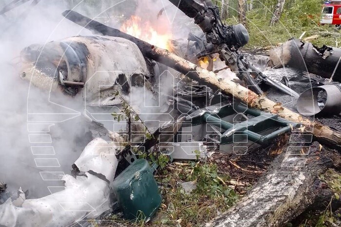 У РФ розбився багатоцільовий гелікоптер: екіпаж загинув (відео)