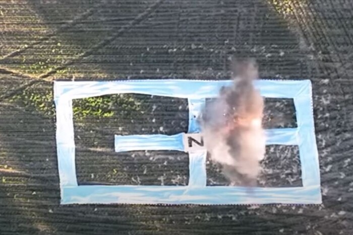 Удар по аеродрому Курська картонними дронами: з'явилося відео тестувань розробки
