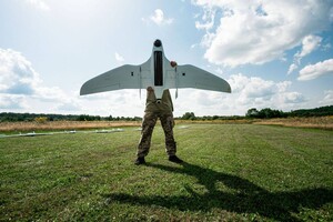 В Україні розробляється до шести моделей безпілотників, які можуть літати на відстань понад 1000 км