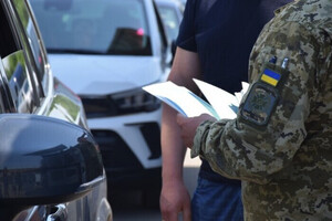 Названа категория лиц, которых Украина будет возвращать из-за границы первыми