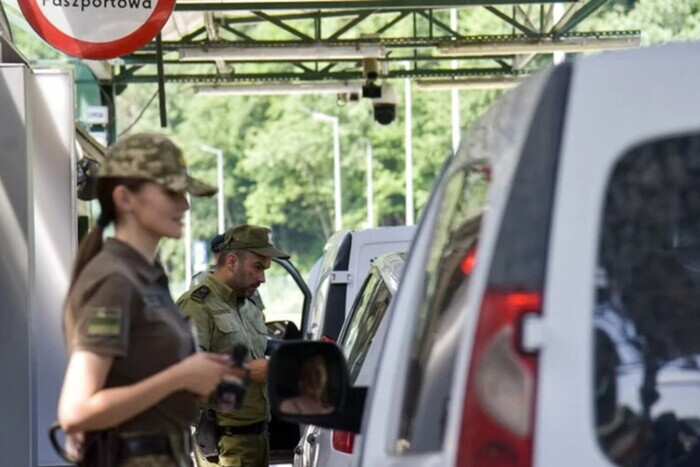 Возвращение украинских мужчин-беглецов домой. Польша сделала заявление