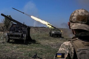 Військовослужбовці 108-ї окремої бригади випускають невеликі ракети в бік російських військ 19 серпня 2023 року