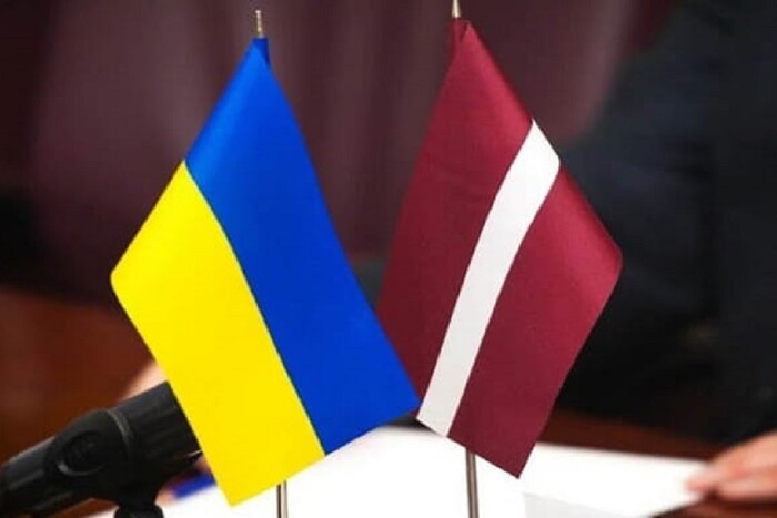 Латвія назвала причину, чому допомога Україні затримується