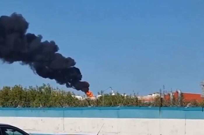 У російському Дзержинську горить завод нафтохімічної продукції (відео)