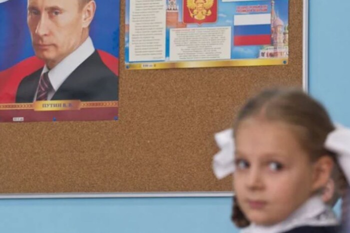 Кремль посилив військову пропаганду у школах – британська розвідка  