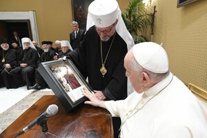 Глава УГКЦ подарував Папі Римському особливі подарунки і нагадав про війну (фото, відео)