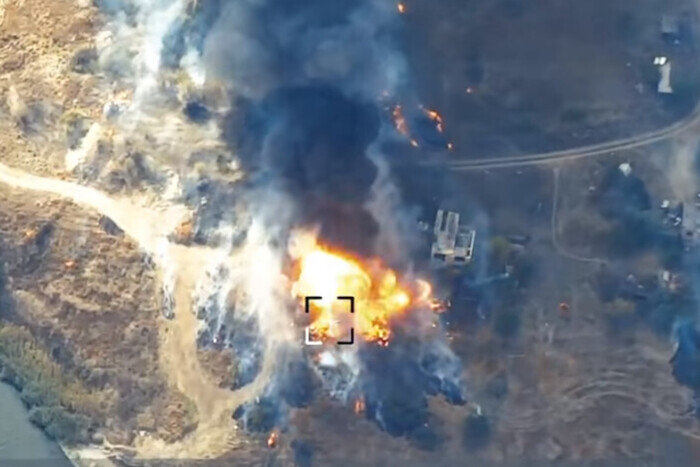 Под Бахмутом ВСУ уничтожили вражеский склад с ракетами для вертолетов (видео)