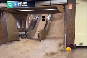 Вода затопила станції метро