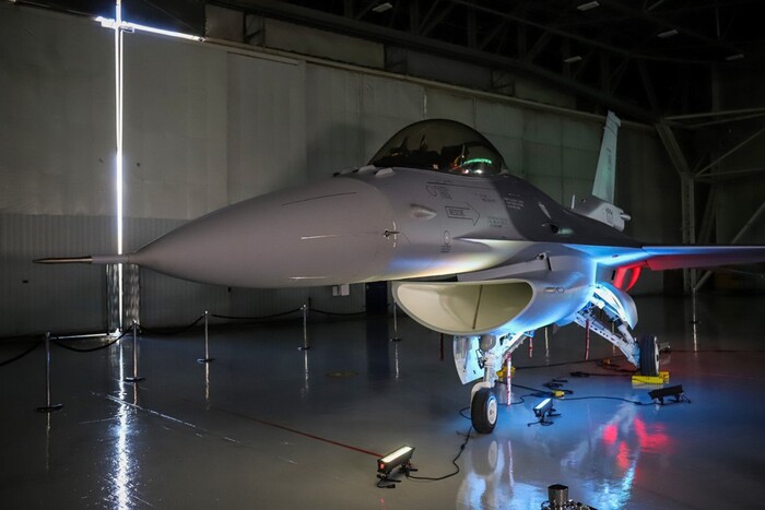 Словаччина першою в Європі отримає модернізований F-16