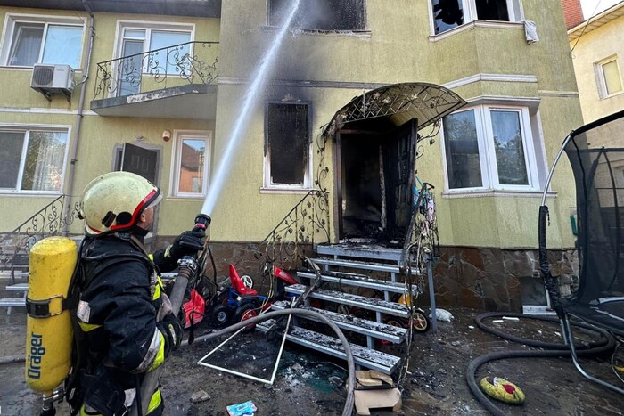 У Одесі під час пожежі постраждали чоловік та чотири його доньки 