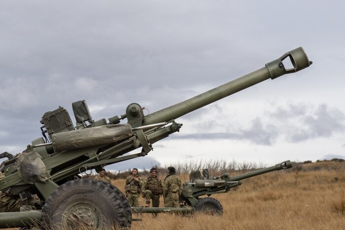 Британська компанія планує виготовляти запчастини для артилерії в Україні