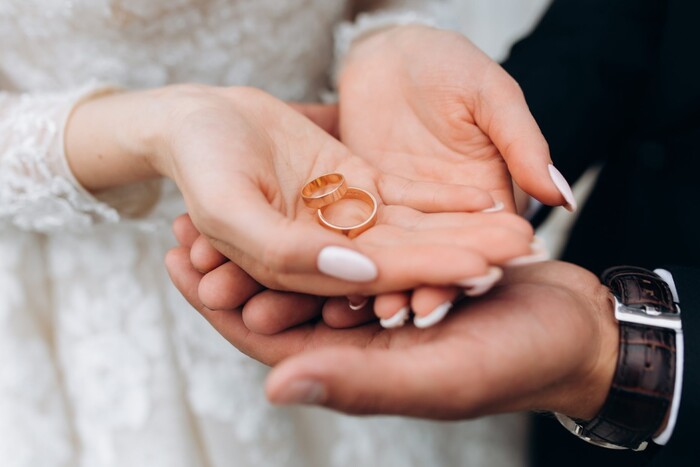Українці менше одружуються та частіше розлучаються: в чому причина