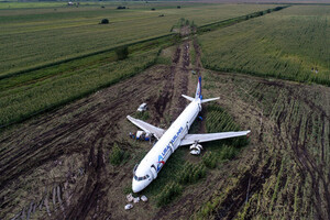 В России произошла авария пассажирского самолета
