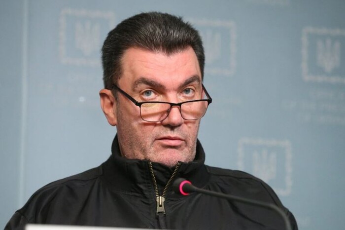 Данілов відреагував на скандальне соцопитування про корупцію та Зеленського