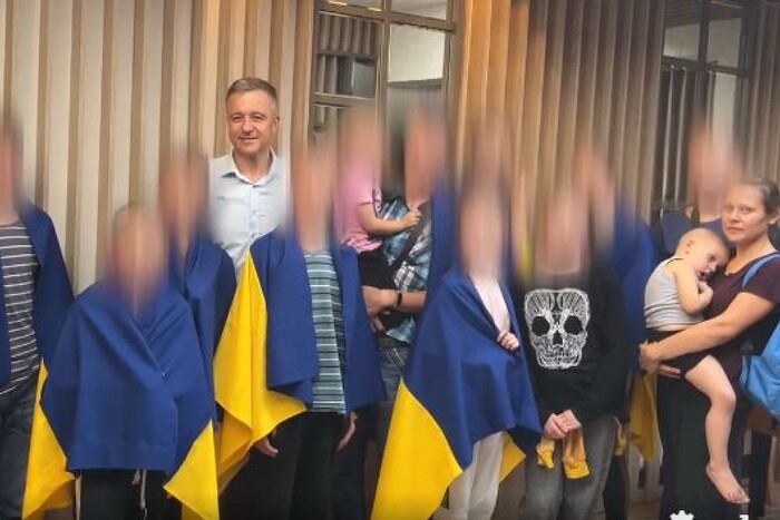 Україна повернула ще 13 дітей з окупованих територій (відео)