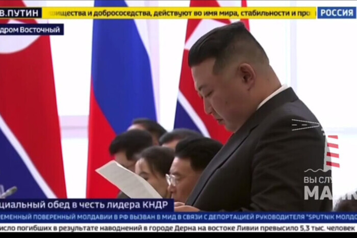 Переводчик Ким Чен Ына курьезно оговорился на встрече с Путиным (видео)