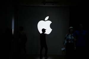 «Ніби помста»: США занепокоєні забороною iPhone для китайських урядовців