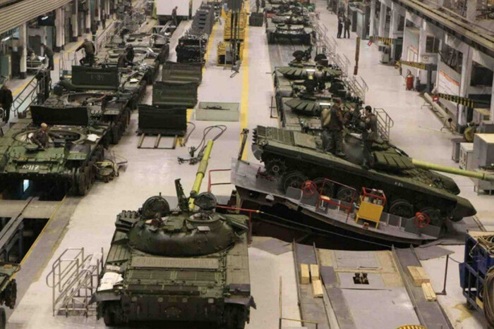 The New York Times: До війни Росія могла виробляти 100 танків на рік, а зараз – 200