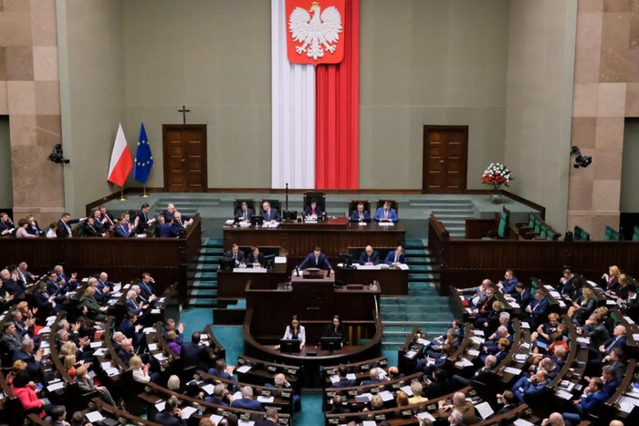 Польський Сенат створив комісію для розслідування впливу РФ на рішення влади 