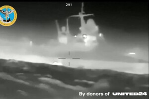 Атака дронів по кораблю РФ у Чорному морі: міністр Федоров оприлюднив відео