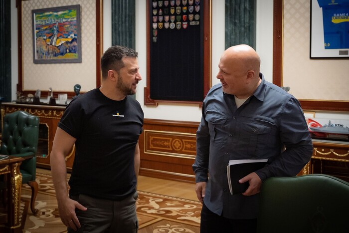 Зеленський зустрівся з прокурором Гааги Ханом, який займається ордером на арешт Путіна (фото)