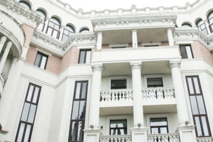 Оккупанты выставили на продажу отжатую квартиру семьи Зеленского в Крыму