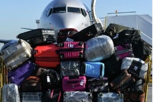 Сотні росіян залишились у аеропорту без своїх валіз