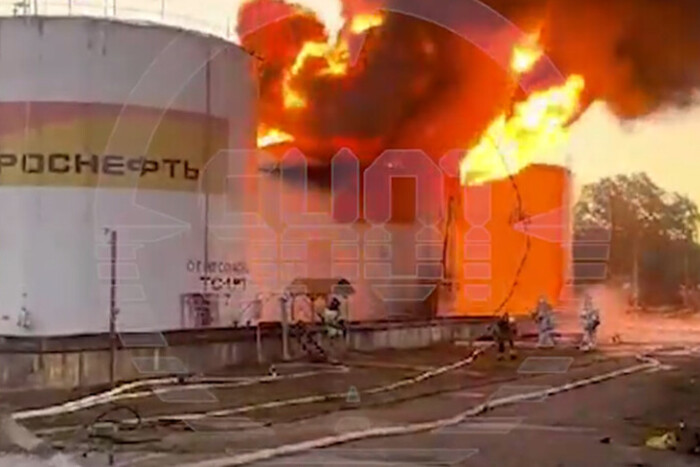 В Сочи взрывы и масштабный пожар: горят резервуары с топливом (видео)