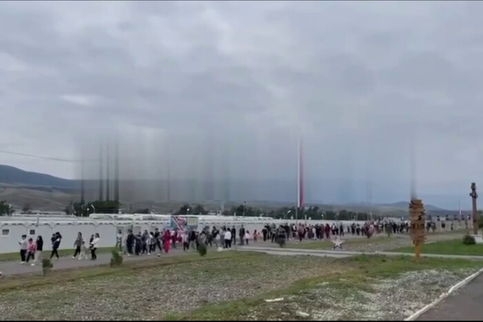 Вірмени масово покидають Нагірний Карабах (відео)