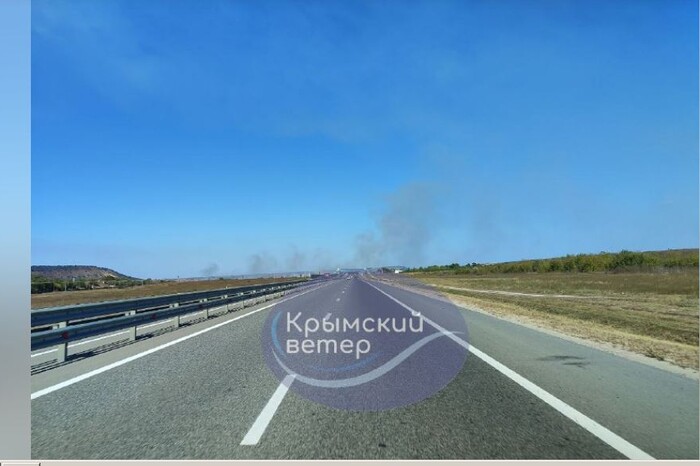 Розгром Чорноморського флоту у Криму: біля Бахчисараю виникла пожежа (фото)