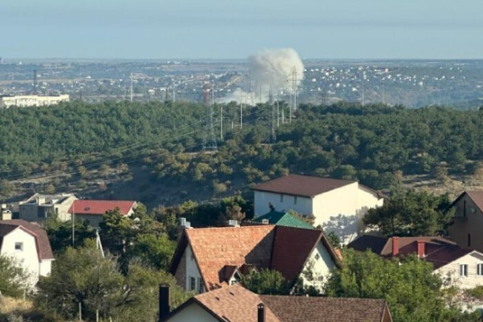 Ранок в окупованому Севастополі почався з вибухів (фото)
