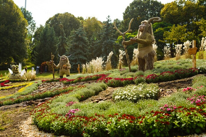 В парке Певческое открыто «Магический сад» (фото)