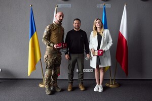 «Пишаюся таким сильним сусідством»: Зеленський вручив нагороди польським волонтерам