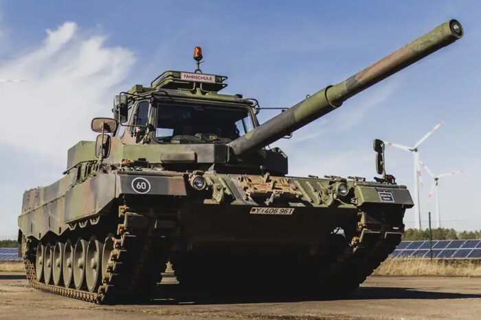 Німеччина розвінчала російський фейк про танк Leopard і «німецьких найманців»