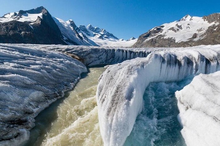 Швейцарські льодовики тануть швидше, ніж очікувалося: чим це загрожує