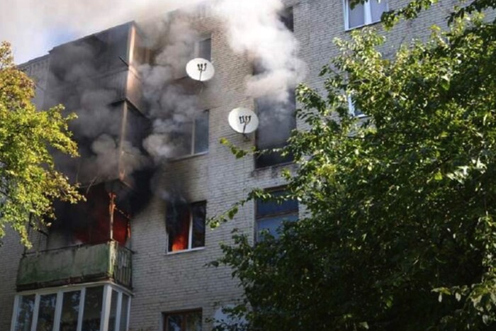 Львів'янин вистрибнув із четвертого поверху палаючого будинку і вижив (відео)
