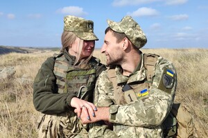 Разом з усіма українцями захисники просять Пресвяту Богородицю подарувати мир Україні та захистити її кордони від ворогів